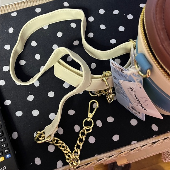 Gilmore Girls Luke's Diner To-Go Coffee Cup Figural Crossbody Bag - Picture 8 of 16